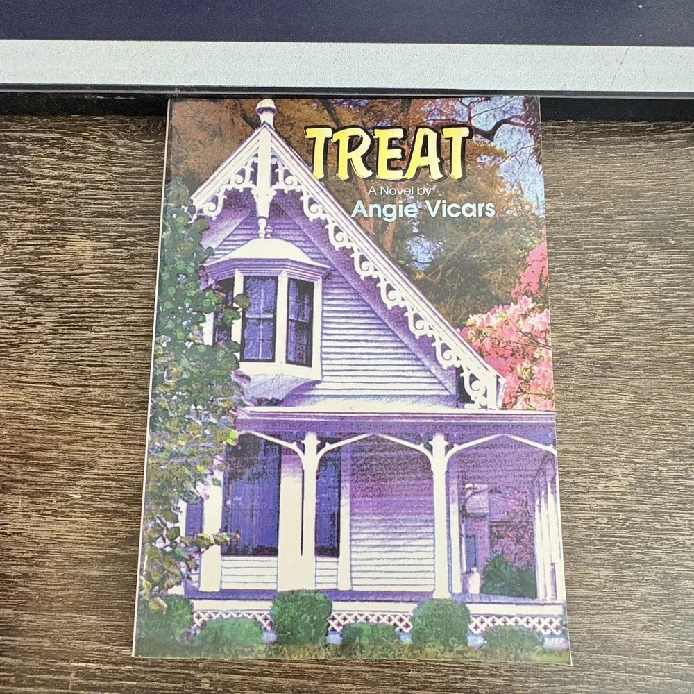 Treat Angie Vicars Alice Street Lesbian Romance‎ Harrington Park Paperback Book